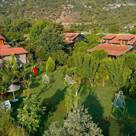 Flora Pansiyon Cirali Apartment